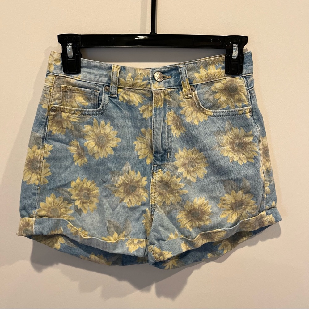 American Eagle Mom Fit Sunflower Shorts